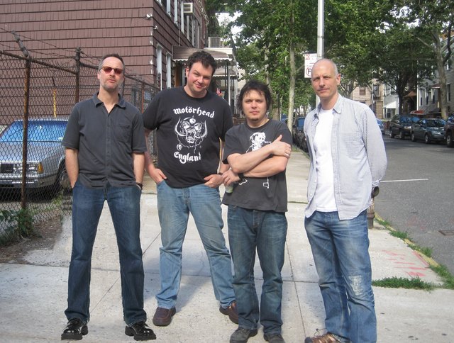 Erik Friedlander's Bonebridge Band gastieren auf ihrer Tournee Nighthawks in St. Johann i.T.