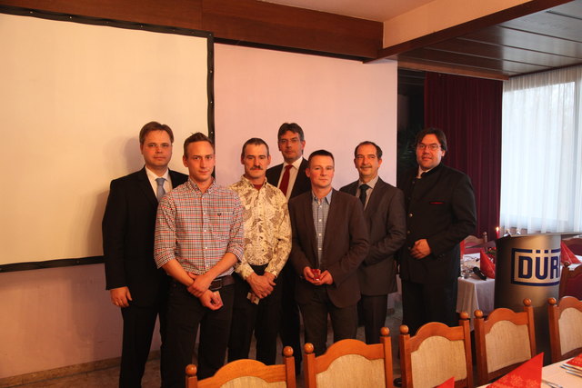 Geschäftsführer Manfred Weil, Matthias Friedrich, Werner Petrides, Betriebsleister Prokurist Peter Hanzlovic, Andreas Schmid, Bezirksstellenleiter der Arbeiterkammer Robert Taibl, Bezirksstellenobmann der Wirtschaftskammer Andreas Hager.