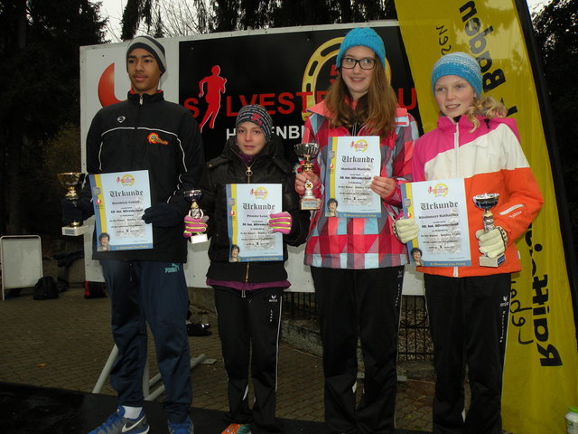 Die Pokalgewinner: Fabien Damböck, Lena Pressler, Marlene Martinelli und Kaharina Kirchmayr. | Foto: privat