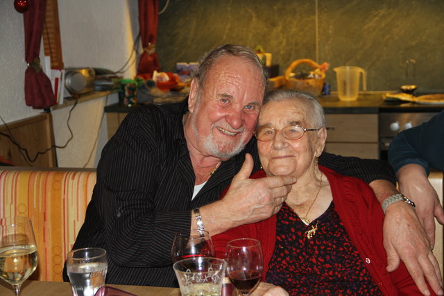 Johann Resinger mit seiner 101jährigen Mama Marianne Resinger.