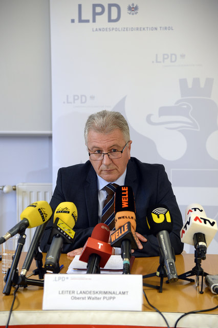 Ermittlungsleiter Walter Pupp bei der heutigen Pressekonferenz in Innsbruck. | Foto: ZOOM-Tirol