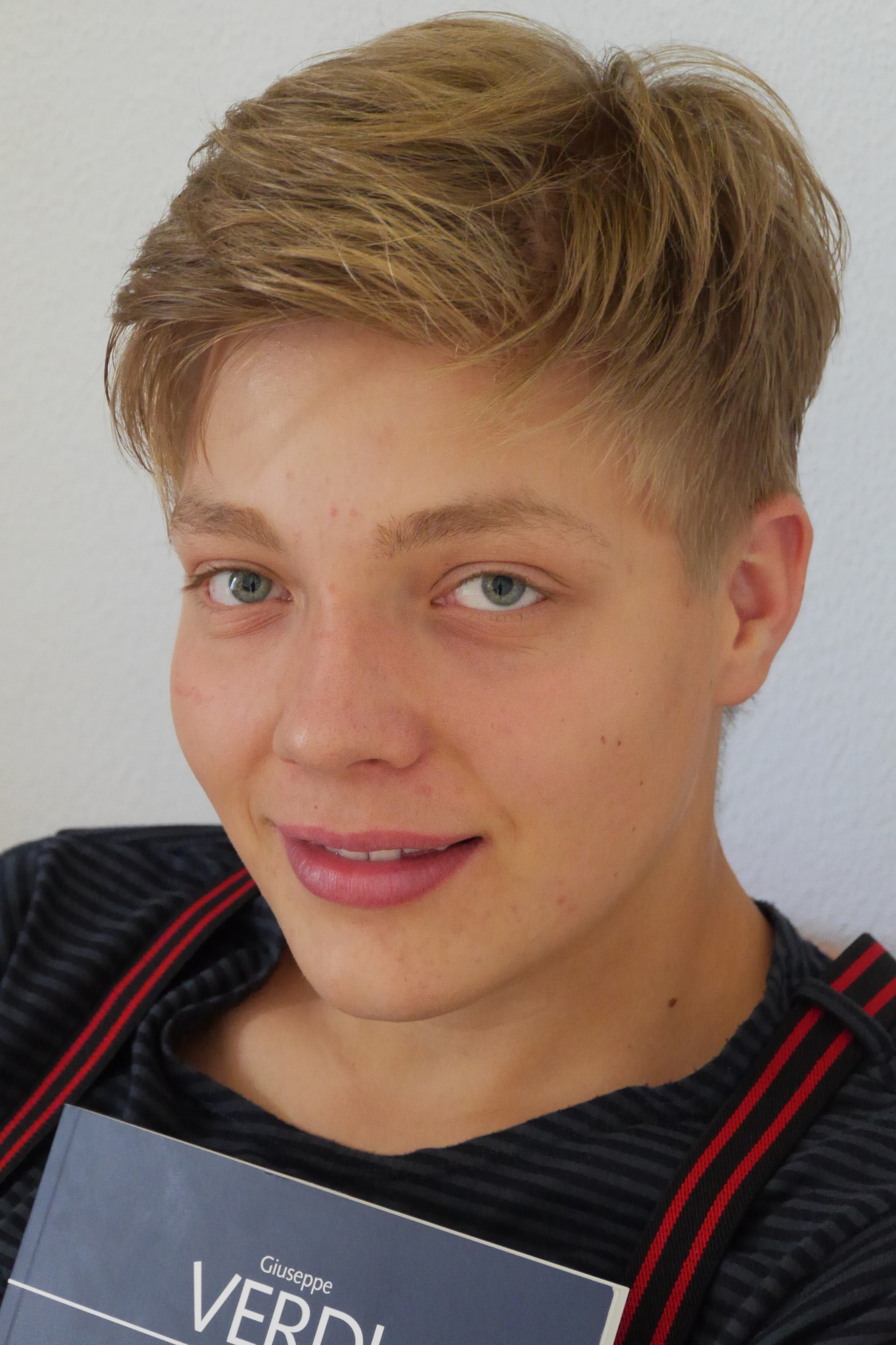 Alois geht mit den Sängerknaben auf Konzertreise Kirchdorf