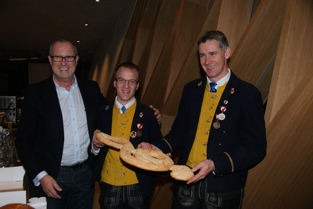Bgm. Werner Kurz, Dietmar Walser (Obmann MK Ischgl) und Kapellmeister Michael Wecher.