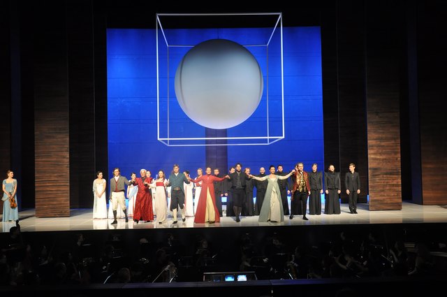 Don Giovanni Opern-Protagonist Lucia Gallo (vorne rechts) mit Donna Anna, Leporello, Donna Elvira und Zerlina.