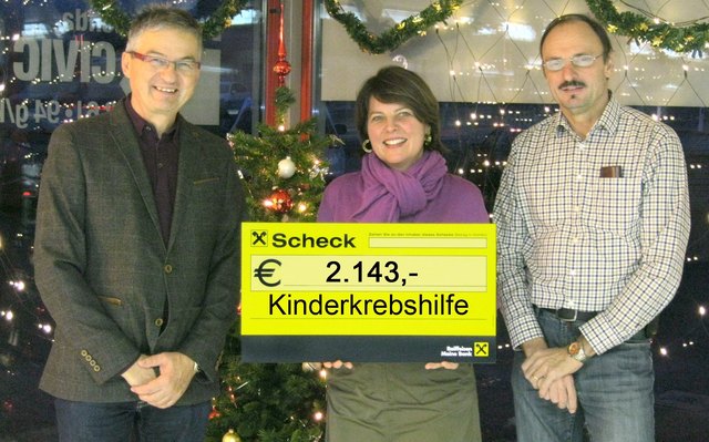 Oskar Vogel, Judith Burgstaller-Legat und Christan Moser (v.l.) freuten sich über viele spendenfreudige Besucher.