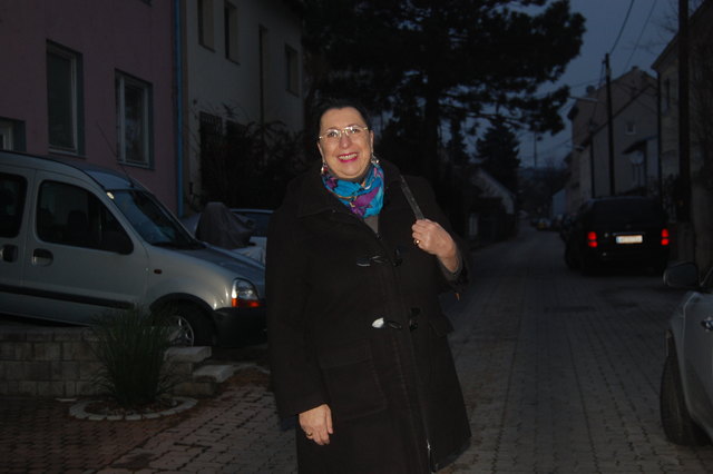 Sonja Bauernhofer, Klubobfrau der FPÖ Simmering, möchte die Anrainer der Kanaikgasse unterstützen.