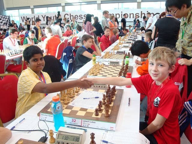 Lukas spielt Remis gegen den
Inder Nitish Belurkar | Foto: Martina Leisch