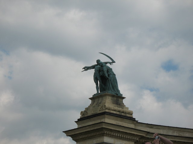 Teilansicht des Heldendenkmal