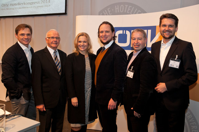Peter Jungreithmair (Geschäftsführer Tourismusverband Wels), Bürgermeister Peter Koits, ÖHV Präsidenten Michaela Reitterer und Gregor Hoch, Helmut Platzer (Tourismusobmann), Vizebürgermeister Peter Lehner