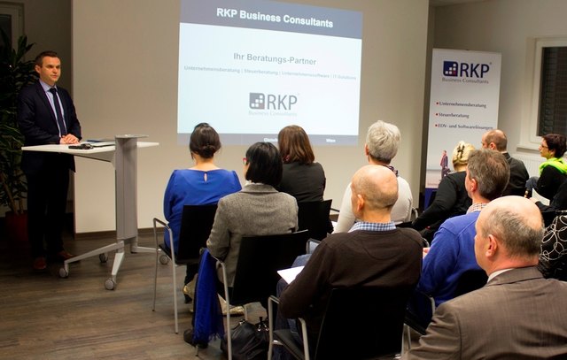 Geschäftsführer Franz Schnur freute sich, zahlreiche Interessierte zum ersten RKP-Unternehmerabend begrüßen zu können.