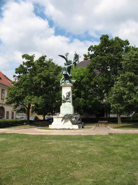 Andrassy Denkmal im Park
