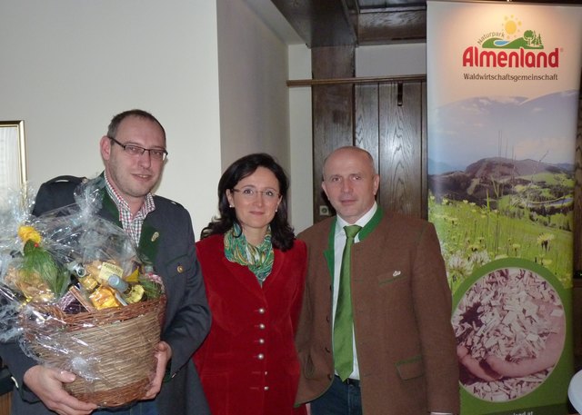 Obm. Stv. Heuberger, Festrednerin Mag. Doris Stiksl MSc, Obm. WWG Almenland Hubert Klammler | Foto: KK