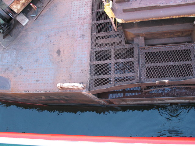 Rote Kante am Foto ist unser Schiff