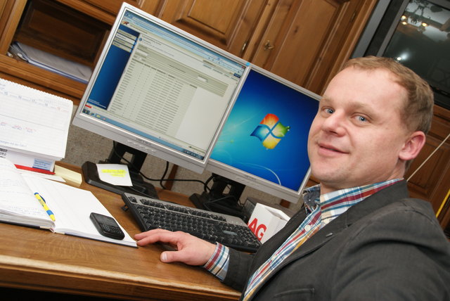 Walter Reich, Dienststellenleiter der Straßenmeisterei Altheim, kennt sich mit dem Wetter aus.