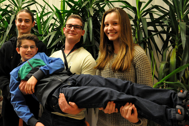 vlnr: Martin Antlinger, Manuel Klauda, Maja Wyruch. Vorne liegend: Stephan Haider