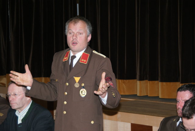 Kommandant Clemens Haus zeigte sich von der Spendenfreudigkeit der Bevölkerung überwältigt.