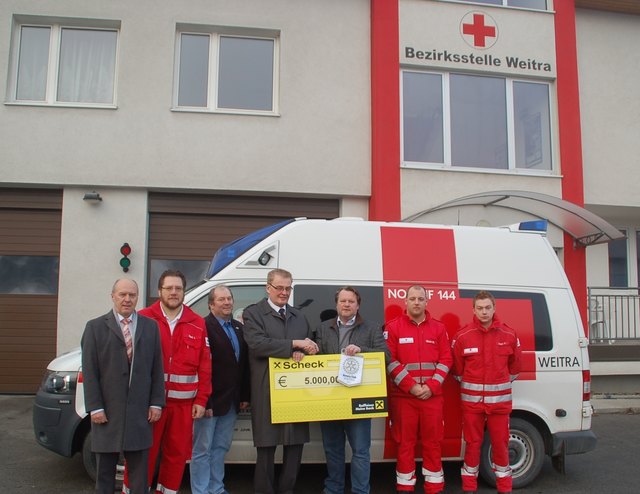 Im Bild von links

Dir. Johann Pollak (Rotaryclub und Rechnungsprüfer vom Roten Kreuz Weitra), Ing. Rainer Oppel (Rotes Kreuz), Mag. Alois Müllner (Rotaryclub und Rotes Kreuz Kriseninterventionsteam) Bezirksstellenleiter Gerhard Seidl, Hubert Kainzer (Präsident Rotaryclub),  Christoph Meisel (Rotes Kreuz) und Patrick Burger (Rotes Kreuz) | Foto: Foto: privat