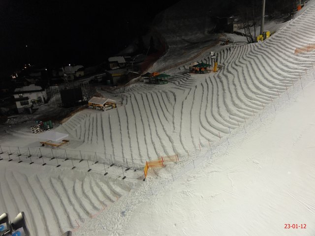 Aus Sicherheitsgründen verwandelt sich die Planai entlang der Nightrace-Strecke ein bisschen in den Erzberg. | Foto: Höflehner