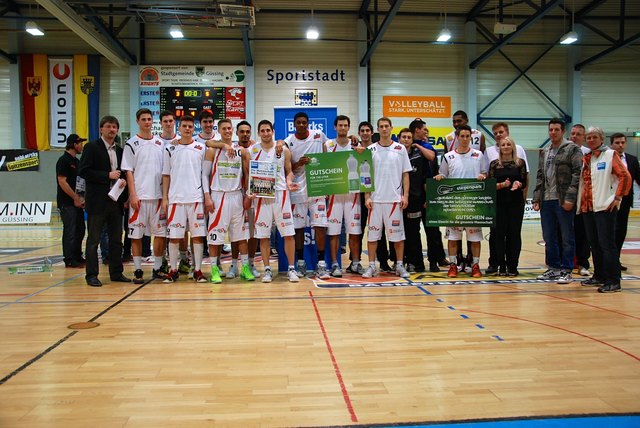 Die Basketballer der Güssing Knights jubelten über die Auszeichnung zur "Mannschaft des Jahres 2013"