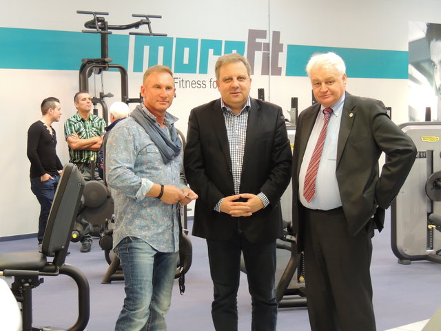 Inhaber Martin Optiz mit Bgm. Werner Gutzwar und Wirtschaftsbundobmann Horst Himler