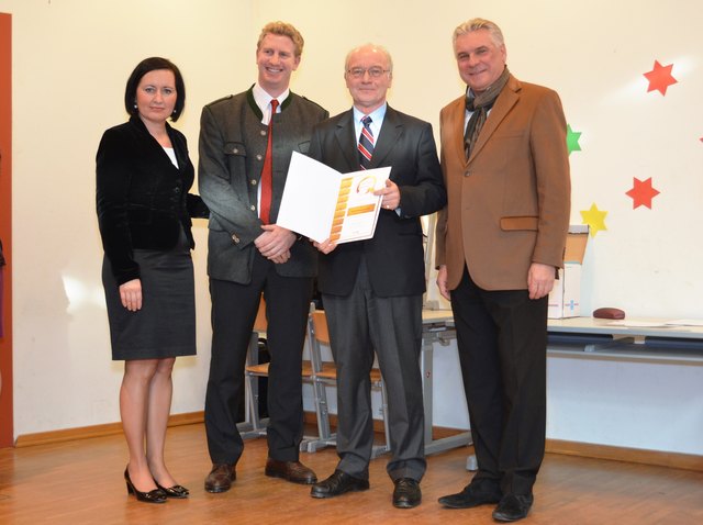 Geehrt:  Elisabeth Meixner, Christoph Lahousen, Franz Nowak und Wolfgang Erlitz (v. l.). | Foto: Thomas Neuhold