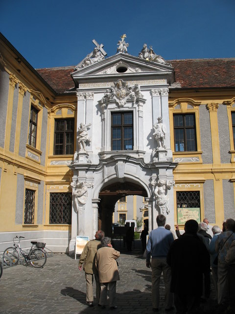 Portal des ehemaligen Augustinerchorherrenstift