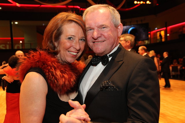 "Der Ball der Wirtschaft" im Multiversum hatte viele Gesichter. Auf dem Tanzparkett stachen aber jene von Bürgermeister Gerhard Frauenberger und seiner Frau Angelika besonders hervor. Das Ehepaar zeigte sich trittsicher in allen Tanzarten.