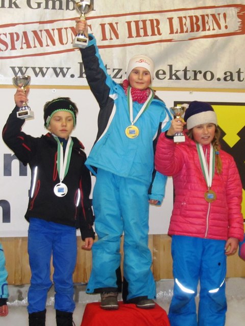 Das Sieger Trio bis 10 Jahre; Bronze Fuchs Nela, Gold Schermer Angela, Silber Bucher Maximilian.