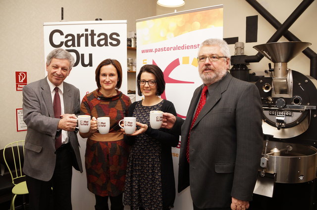 Start der Kinderkampagne 2014 von Caritas und Pastoralen Diensten mit einem Coffee to help im Cafe Emmi in St. Pölten, v.l.: Caritas-Direktor Friedrich Schuhböck,  Zamira Muca (Straßenkinder Zentrum EDEN, Tirana), Doris Karl (Inhaberinnen Cafe moyome, Krems), Sepp Winklmayr (Direktor Pastorale Dienste der Diözese St. Pölten).