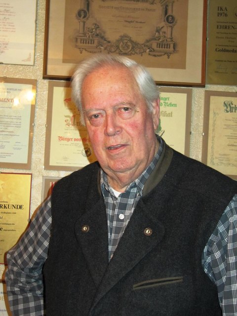 Herbert Hüpfel präsentiert jeden Sonntag im Museum Kierling seine umfangreiche Ausstellung