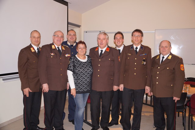 Das Kommando mit den Ehrengästen.