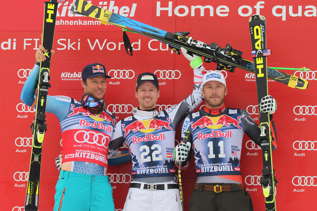 Hannes Reichelt flankiert von Aksel Lund Svindal und Bode Miller. | Foto: BB-Kitzbühel