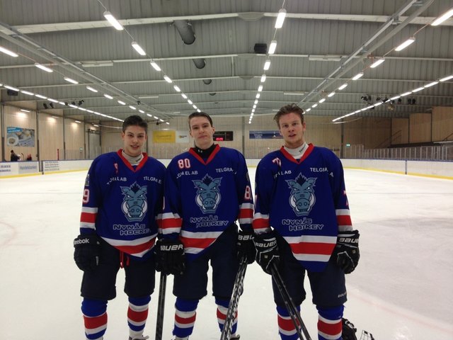 Nikolaus Zierer, Stefan Trost und Nikolai Soritz nach einem 6:2 Heim-Sieg in der U18 Elite. | Foto: Graz 99ers