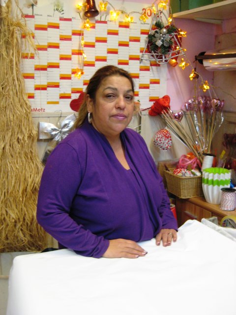 Zu wenig Kundschaft durch das Halteverbot: Snezana Djordjevic muss ihre „Blumenwelt“ demnächst schließen.