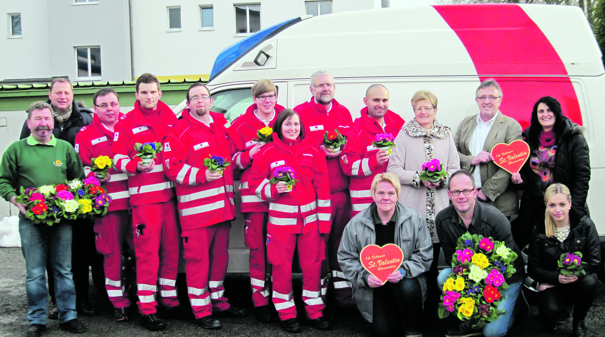 Gärtner sagen mit Blumen "Danke" beim Roten Kreuz Rohrbach