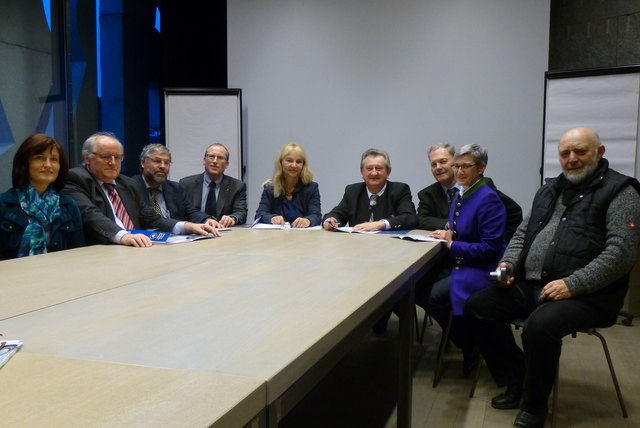 Führungskräfte der BH Rohrbach mit Bezirkshauptfrau Wilbirg Mitterlehner und bayrische Kollegen mit Landrat Franz Meyer. | Foto: Foto: privat