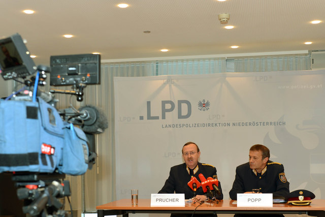 Die Verkündigung der betroffenen Polizeiposten. | Foto: LPD NÖ/D. Höller