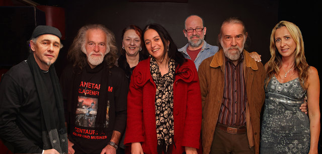 vlnr: Christian Zablatnik, Centauri Alpha, Brigitte Sandrisser, Johanna Kaiser-Olschnegger, Roland Friedrich Podliska, Richard Podliska, Aktrice Edith-Maria Lesnik