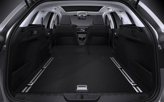Mit 610 Liter Kofferraumvolumen setzt sich der 308 SW an die Spitze seines Segments | Foto: Peugeot