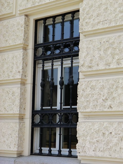 Hinter Gittern fand schon die Verhandlung im Landesgericht St. Pölten statt. Von den Angeklagten wurde nur einer (nicht rechtskräfitg) zu einer Haftstrafe verurteilt. | Foto: Probst