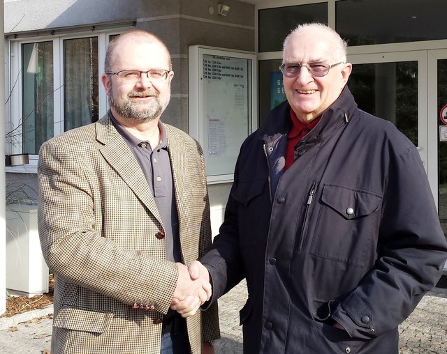 Gerald Schimböck gratulierte Fritz Gabriel zum 75er.