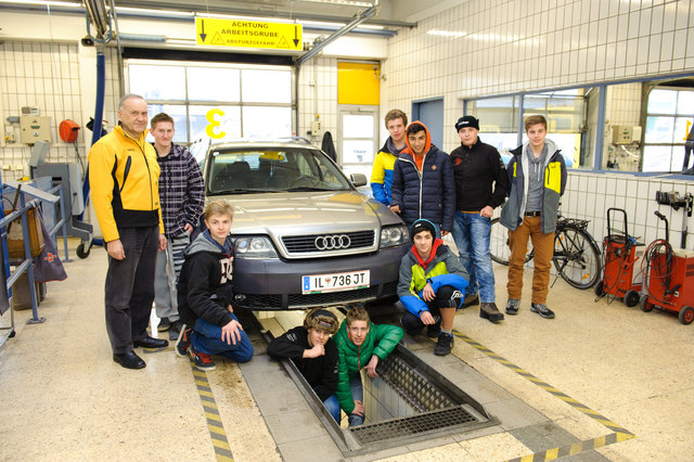 Schüler der PTS Axams interessierten sich für den Workshop beim ÖAMTC. | Foto: Egger