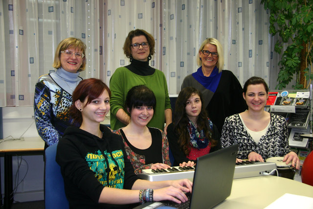 Prof. Brigitte Aufner,  Romana Hedl, Marlene Schedl, Dir. Julia Horvath-Wieder, Katrin Putz, Prof. Angela Pekovics, Katrin Stummer | Foto: Foto: privat