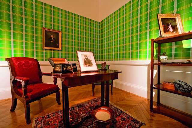 Biedermeier Rauchsalon mit Originaltapete | Foto: SKB / BMobV; Lois Lammerhuber