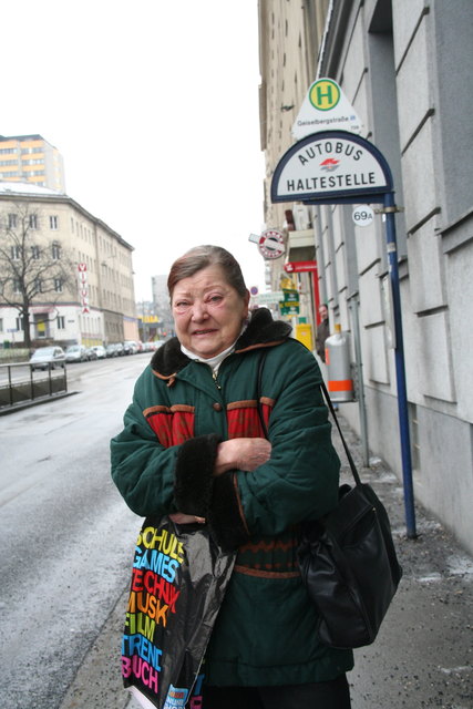 Das Warten auf den 69A soll ein Ende haben, fordert Öffi-Nutzerin Britta Krema.