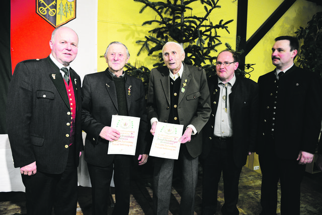 Landesjägermeister Josef Brandmayr, Josef Steinberger, Johann Frauenhuber, Jagdleiter Martin Erhart und Bezirksjägermeister Johann Priemaier.