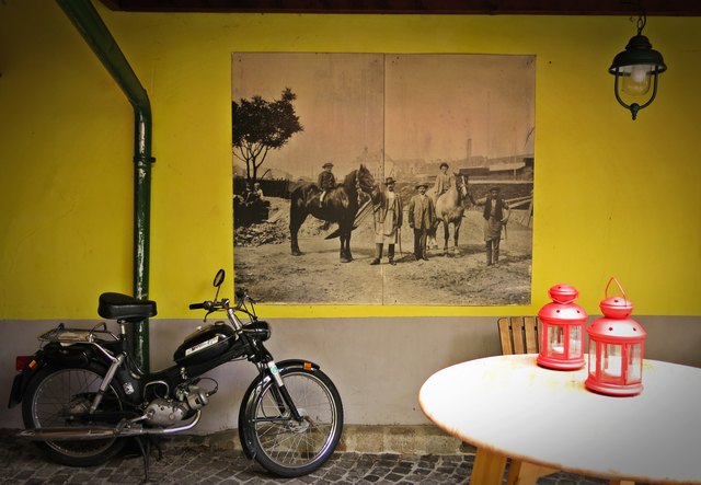 im Hof des Gasthauses "Ottakringer Landhaus"