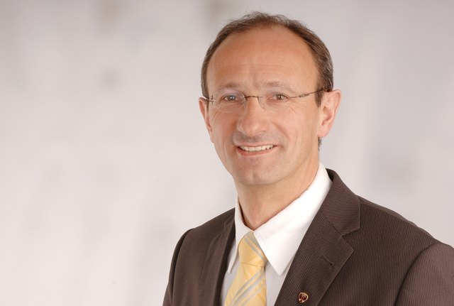 Anton Mattle: "Der Bund soll beim temporärern Lawinenschautz stärker in die Pflicht genommen werden." | Foto: Archiv