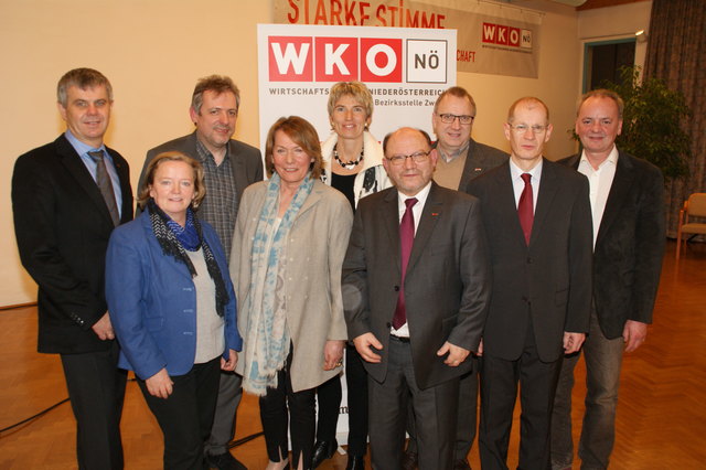 Am Dienstag, 11. Februar 2014, lud Wirtschaftskammer-Obmann Dieter Holzer (4.v.r.) zum Neujahrsempfang.