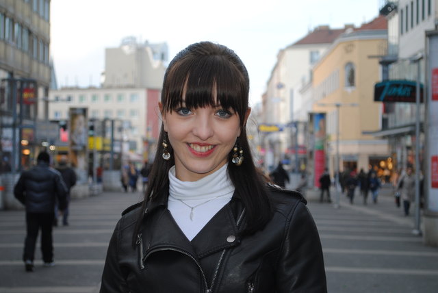 Julia Burghardt (24, aus Favoriten) | Foto: Franziska Bukowsky